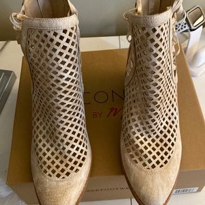 Coconuts by Matisse booties